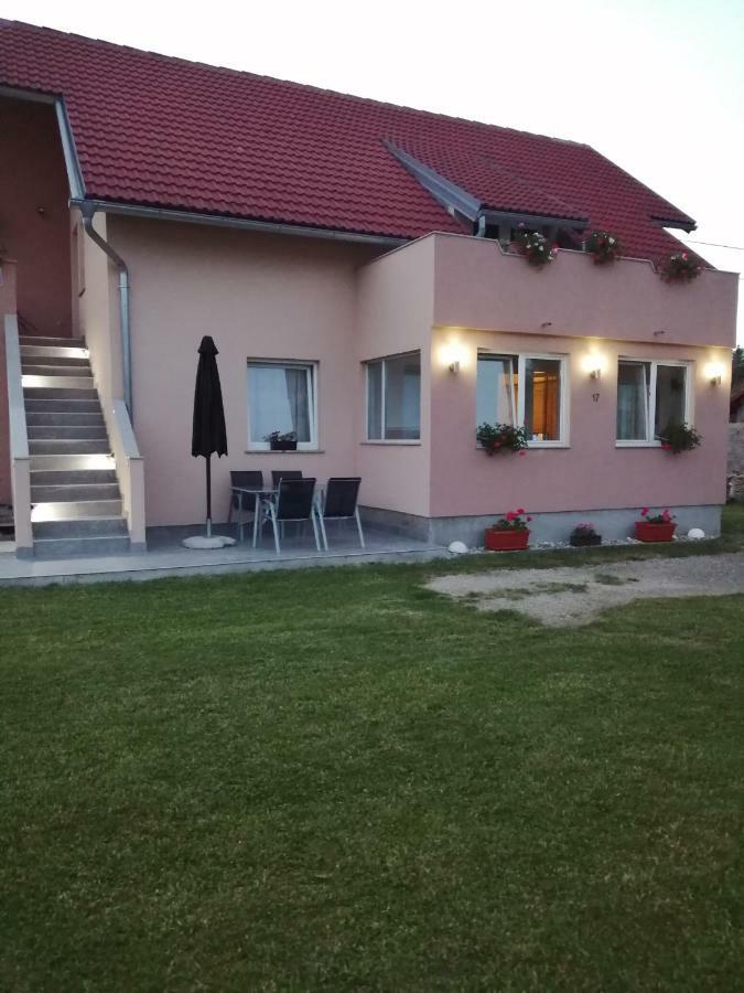 Apartman Vidovic Apartman Korenica Kültér fotó
